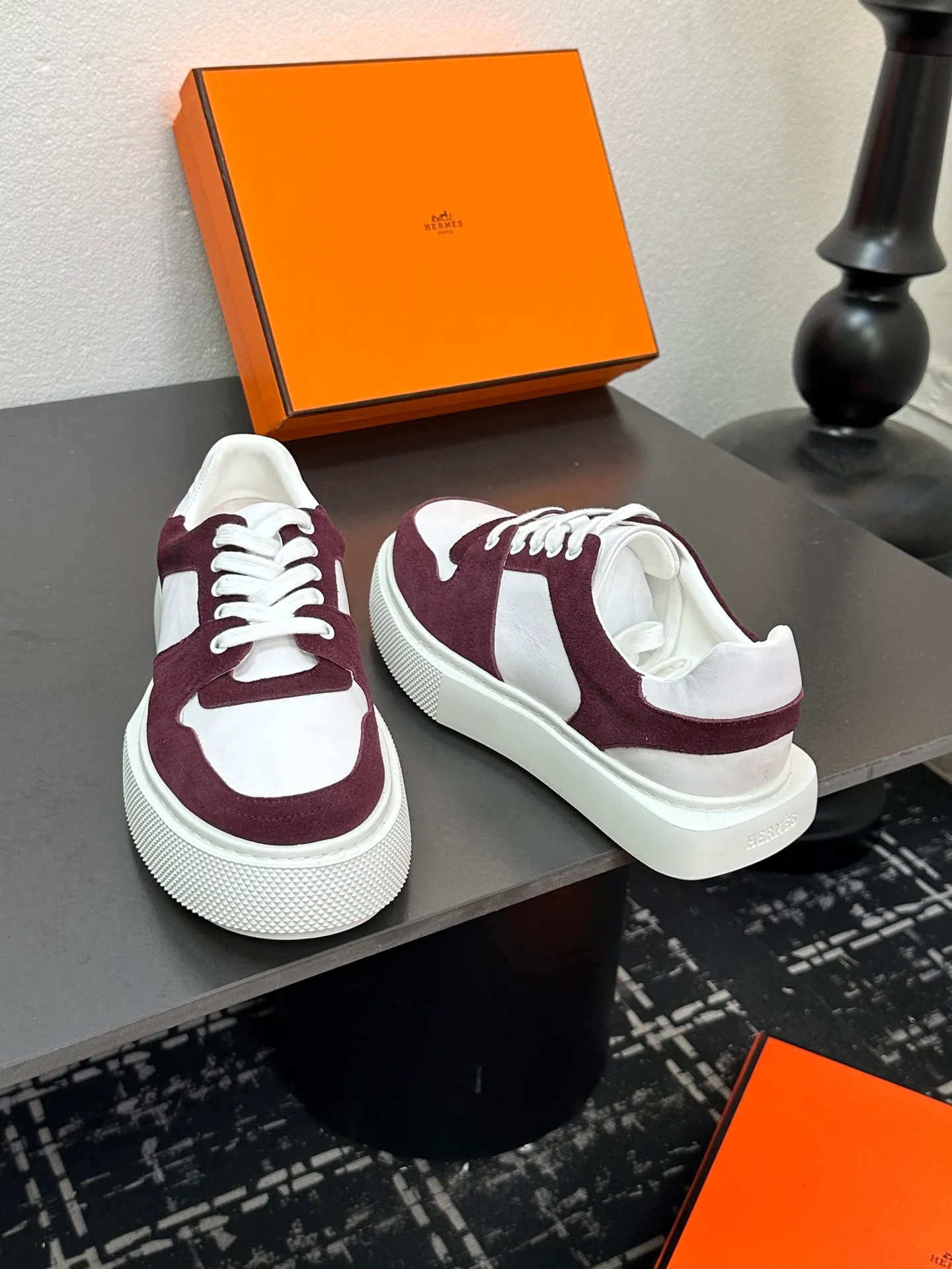 p700💰Men's shoes ❤️❤️Hermes top version# Hermès deep series couple's small white shoes casual skateboard shoes Stylish graphic design to create retro style Upper: cowhide material Lining: sheepskin lining Outsole: TPU outsole Size: 38-45